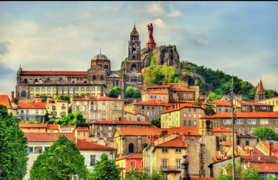 Loft Industriel En Centre Ville Le Puy-en-Velay Екстер'єр фото